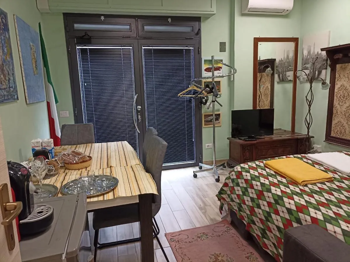 Lägenhet Pied A Terre Centrale Modena Italien