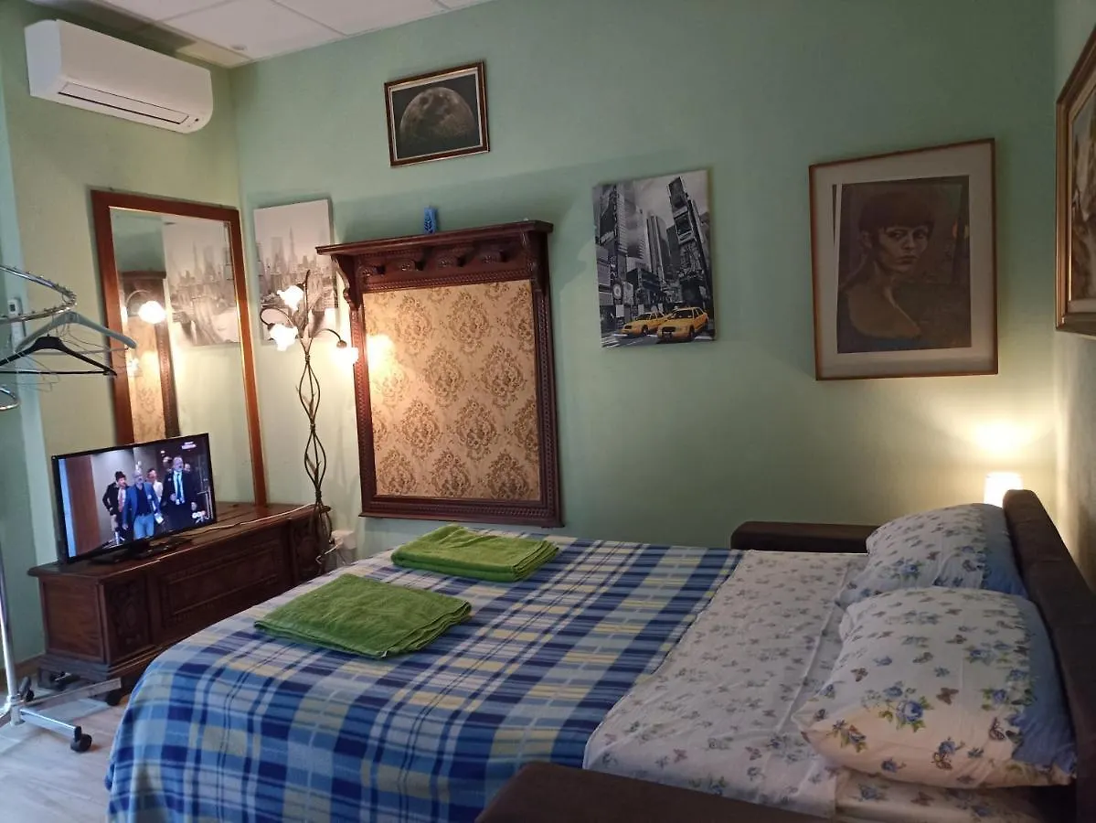 Pied A Terre Centrale Modena 0*,