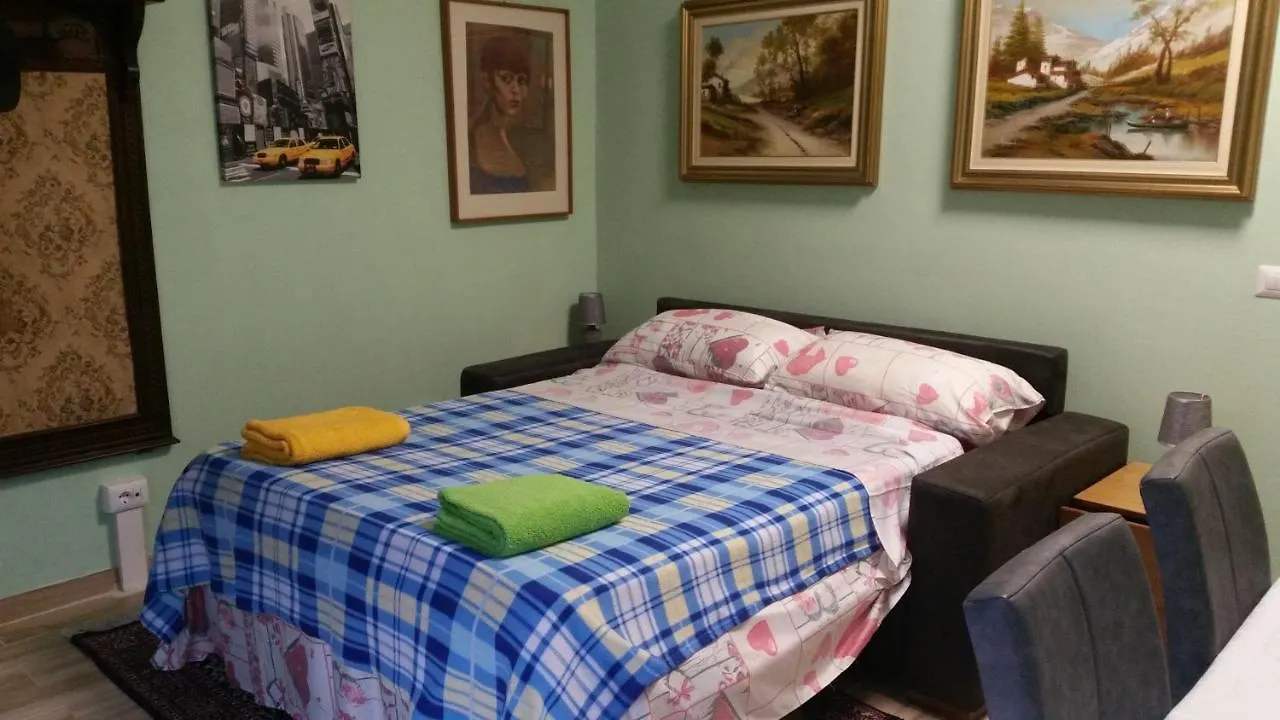 Pied A Terre Centrale Modena 0*,